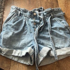Hollister Paperbag shorts with belt